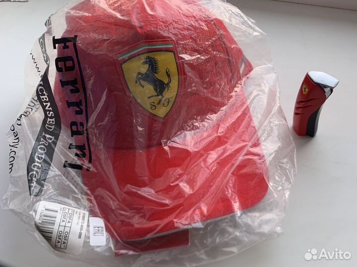 Колекционирование набор зажигалка кепка Ferrari