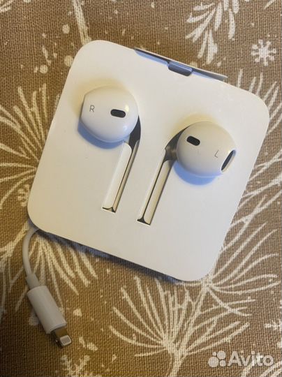 Наушники earpods