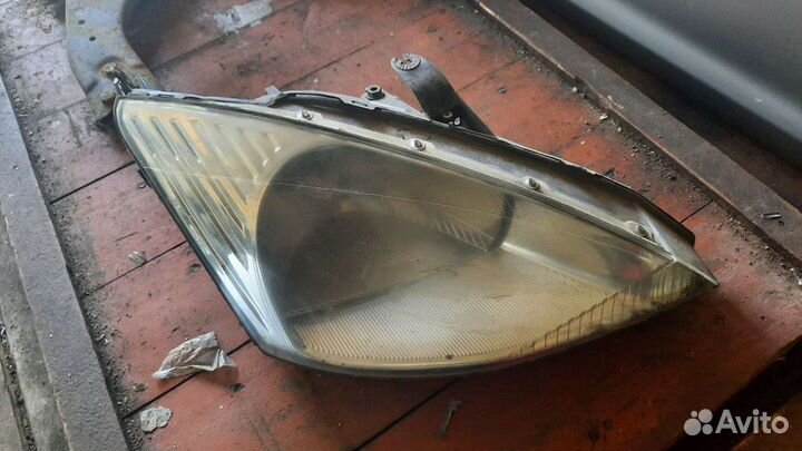Фара форд фокус 1