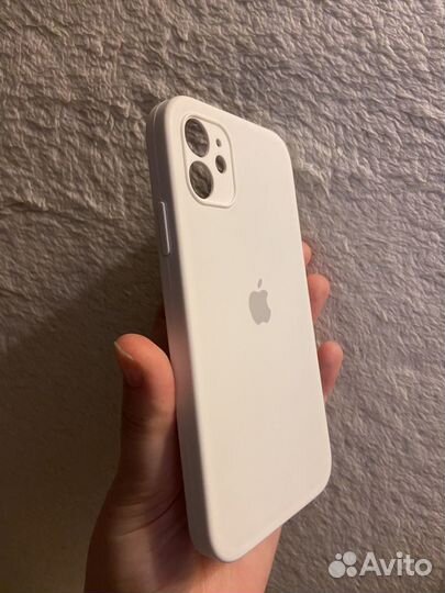 Чехлы на iPhone 11