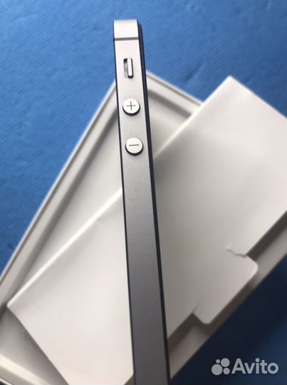 Телефон iPhone 5s