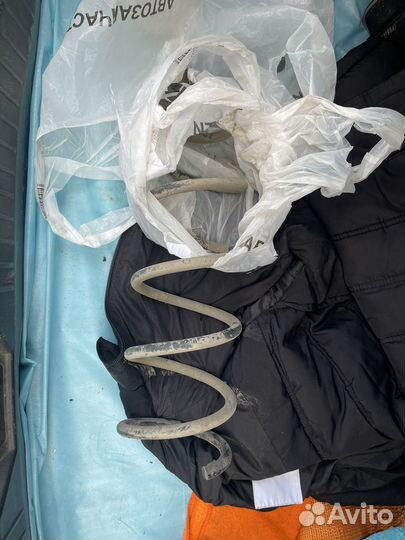 Пружина задняя мазда 3 BM правая