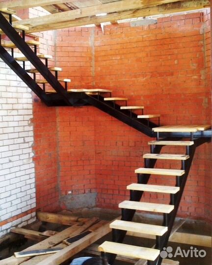 Лестница из металла