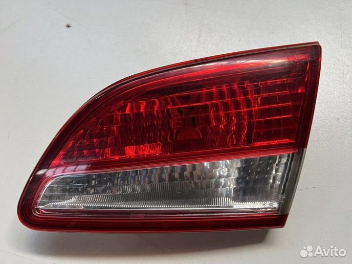 Фонарь внутренний задний правый Nissan Almera G15