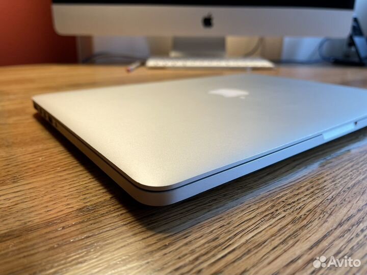 Macbook Pro 13 2015 i7 16гб 512гб максимальная