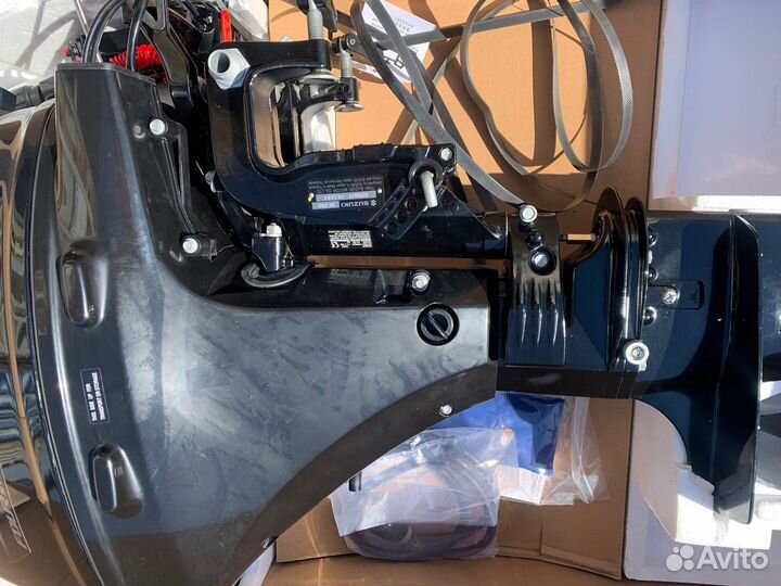 Лодочный подвесной мотор