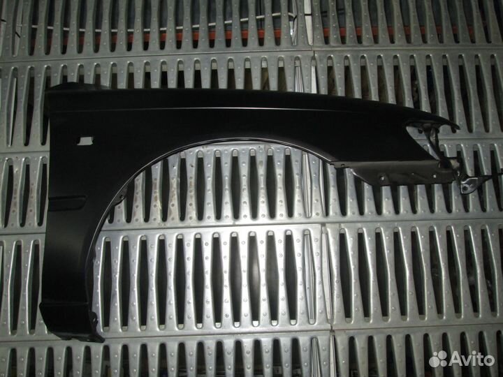 Крыло переднее правое Toyota Corolla (E10) 91-98