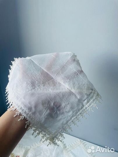 Скатерть айвори и 12 салфеток органза с вышивкой