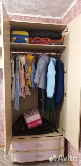 Шкаф в детскую комнату