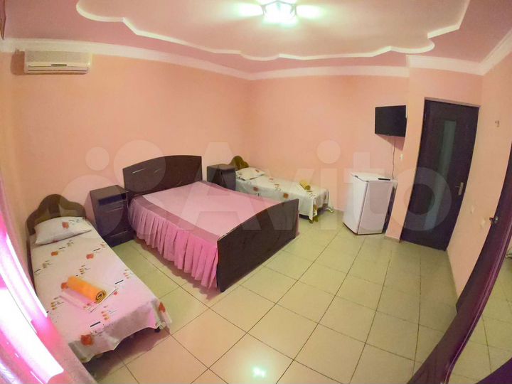 Комната 20 м² в 8-к., 2/2 эт.