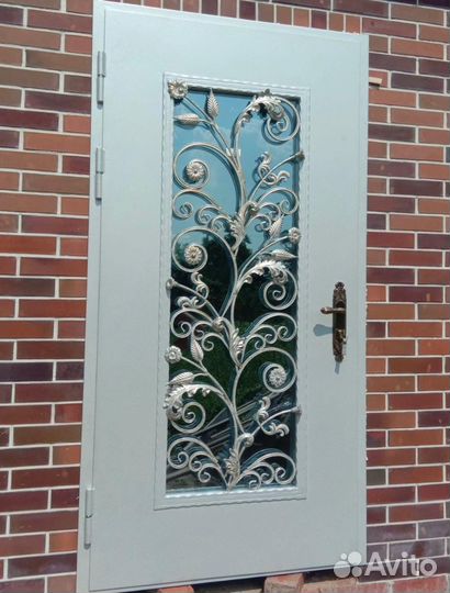 Дверь входная Цветы с кованной решеткой на заказ