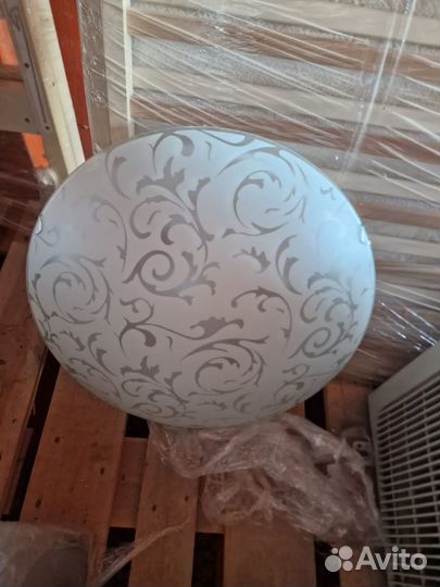 Люстры и светильники бу