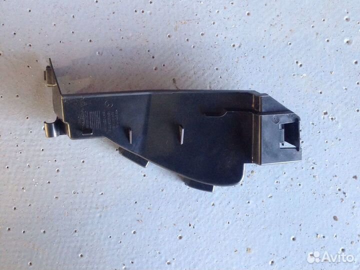 Mercedes W246 Правый дефлектор радиатора