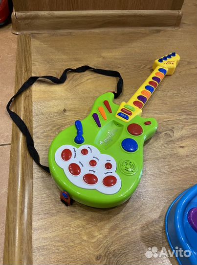 Гитара музыкальная