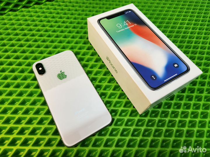 iPhone X, 64 ГБ