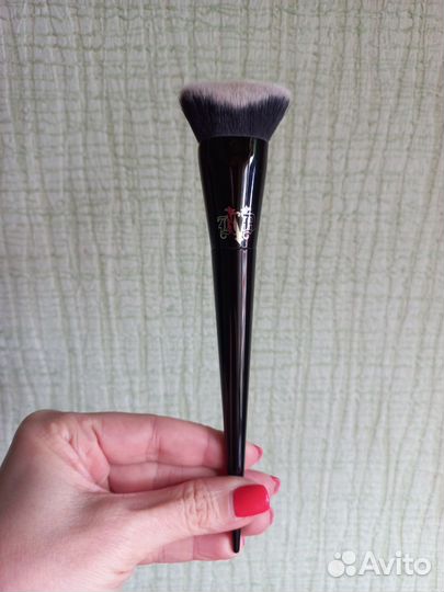 Кисть д/тона KVD