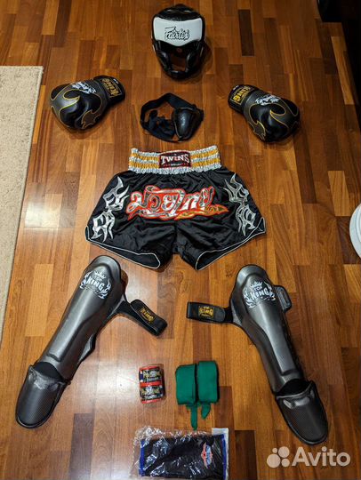 Боксерские перчатки TopKing 14 oZ