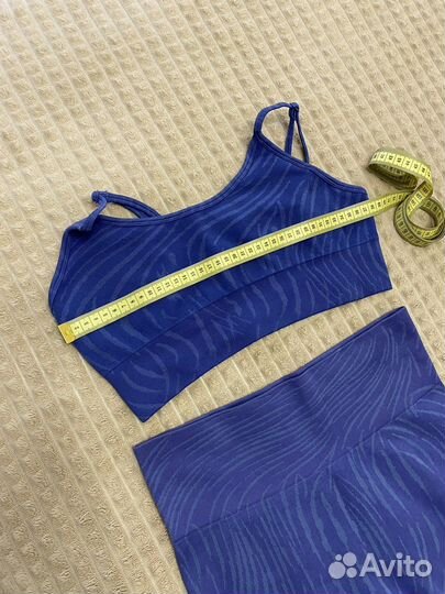 Спортивный костюм женский топ и леггинсы