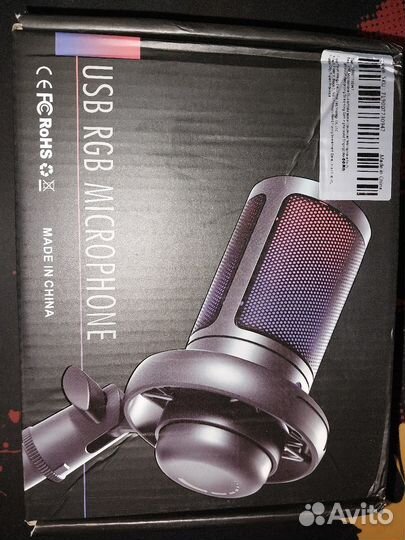 Студийный конденсаторный микрофон