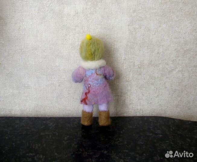 Девочка с собачкой. Валяная игрушка