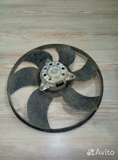 Вентилятор радиатора охлаждения двигателя диффузор