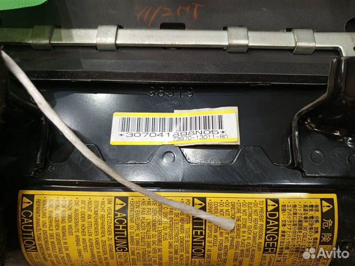 Подушка безопасности пассажирская в торпедо Toyot