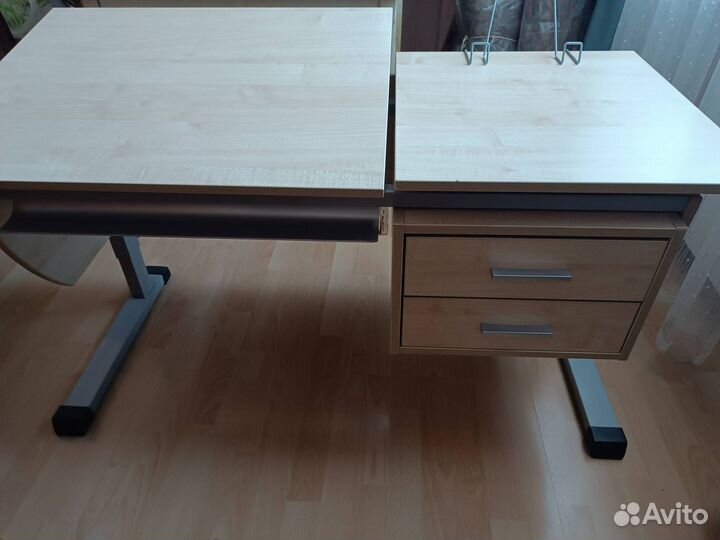 Стол письменный для школьника (парта) регулируемый