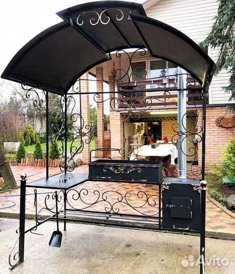 Мангал с крышей
