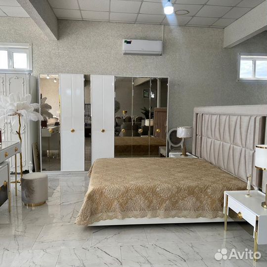 Спальный гарнитур
