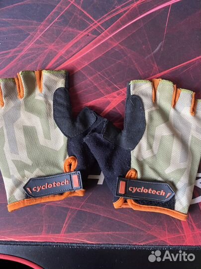 Перчатки для велосипеда