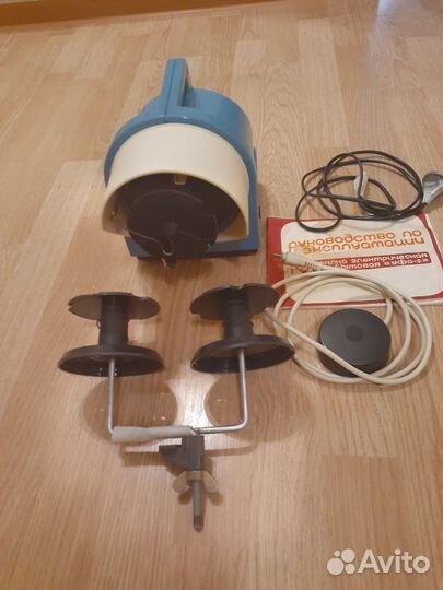 Электрическая прялка для шерсти