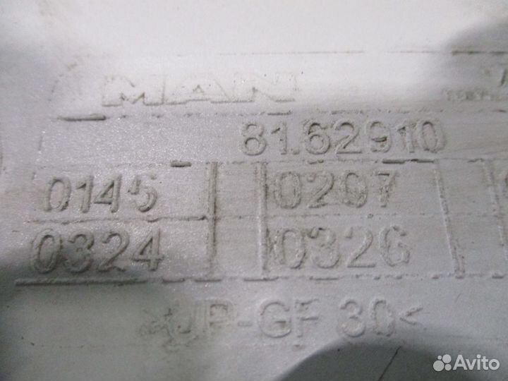 Спойлер за кабиной MAN 81629100324