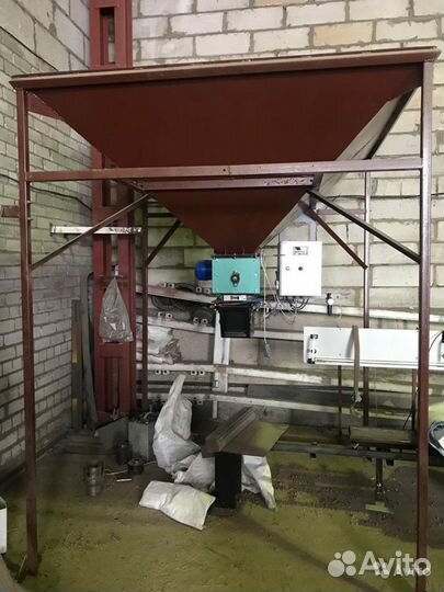 Весовой шлюзовый дозатор для фасовки в мешки 50 кг