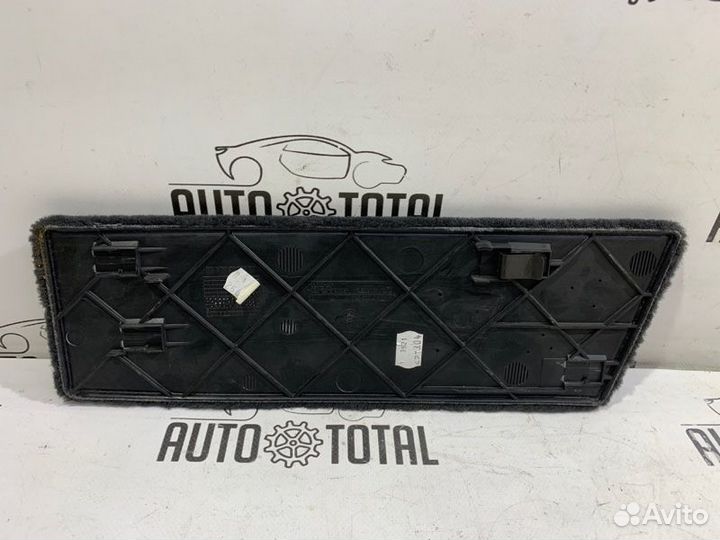 Обшивка салона задняя правая Bmw 745 E65 N62B44