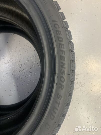 Grenlander Icedefensor Stud II 245/40 R20 и 275/35 R20 99T