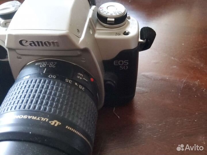 Плёночный фотоаппарат Canon EOS 50