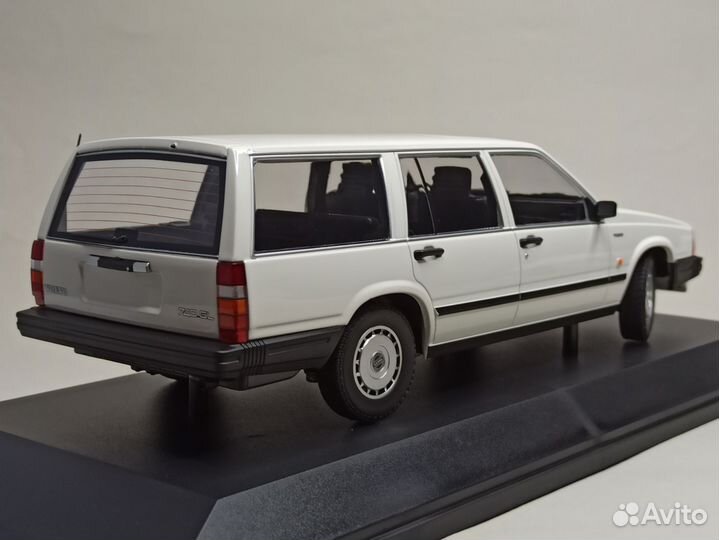 Volvo 740 GL Break 1986 Minichamps 1:18