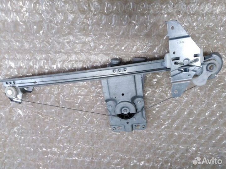 Стеклоподьемник электрический задний правый