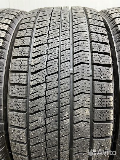 Bridgestone Blizzak VRX2 245/45 R18 100Q