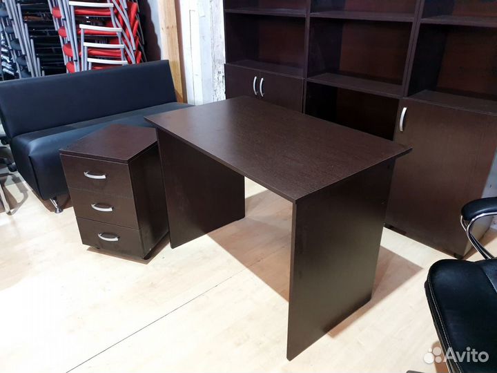 Стол компьютерный