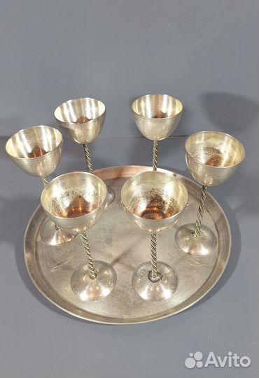Мельхиоровый сервиз.Рюмки и поднос.Винтаж