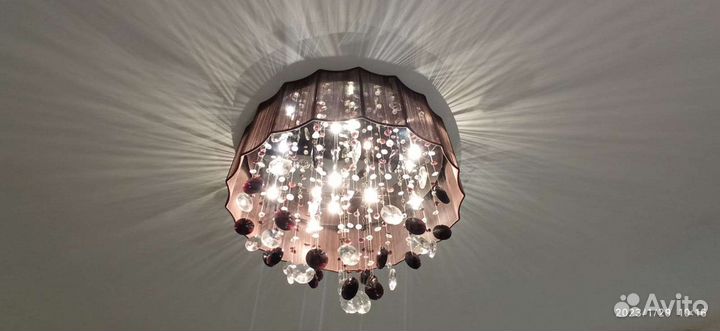 Светильник потолочный и настольная лампа