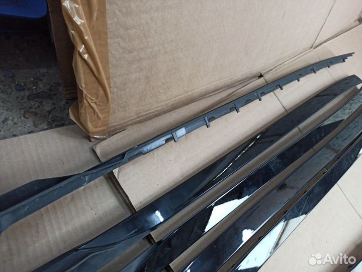 Водосток лобового стекла левый BMW G05 X5