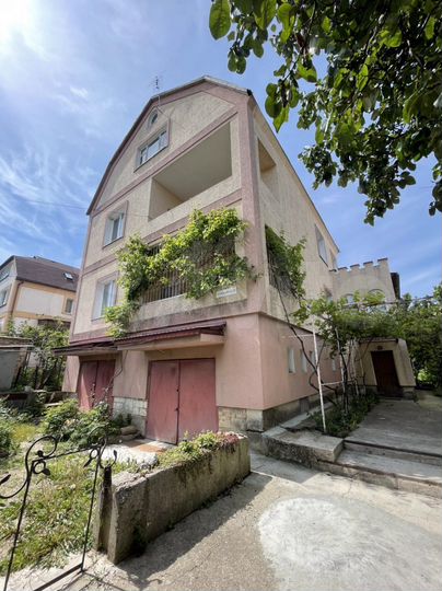 Дом 283,7 м² на участке 6 сот.