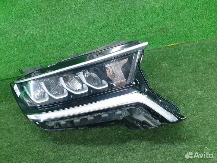 Фара правая Kia Sorento