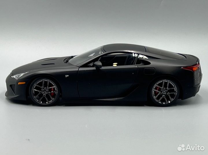 AutoArt Lexus LFA 2010 (78832) 1:18 металл