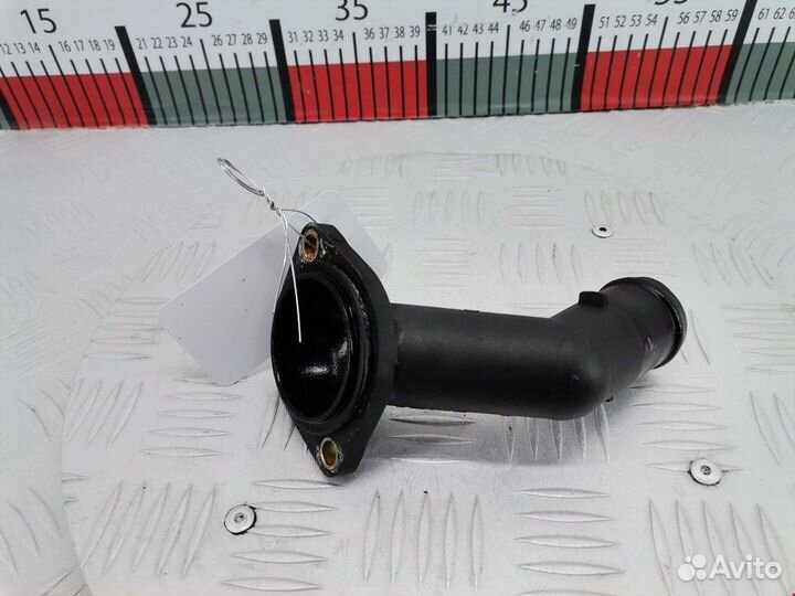 Корпус термостата для Volkswagen Golf 4 06A121121C