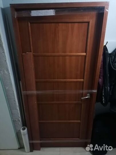 Дверь деревянная