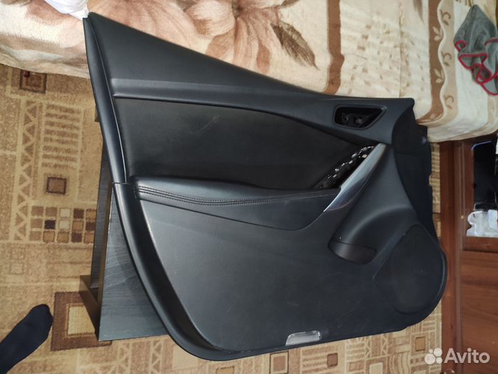 Обшивка двери передняя левая mazda 6 gj