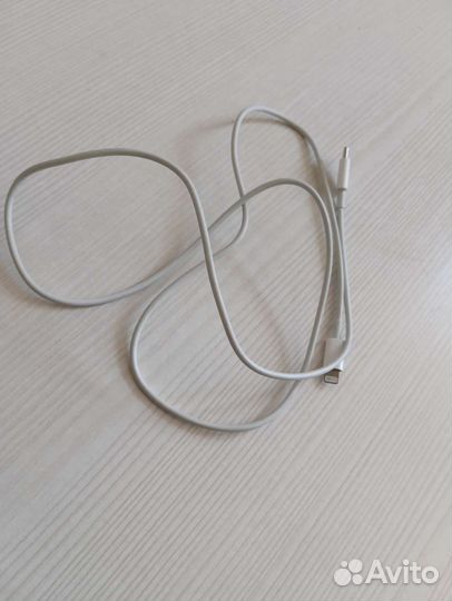 Кабель для зарядки iPhone
